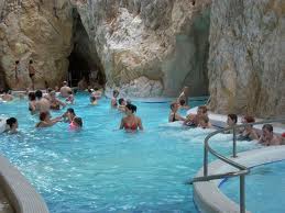 im Höhlen-Thermalbad