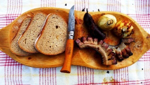 Bäuerliche Holzplattenteller