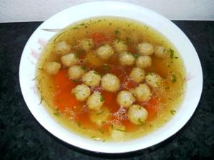 Fleischklchen Suppe